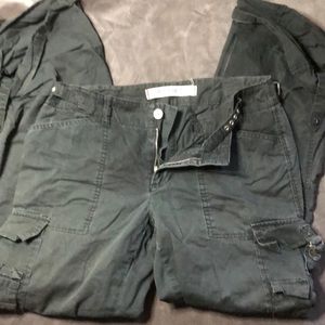 Express black cargo pants Size:5/6 roll up & button cuffs and 8 pockets!